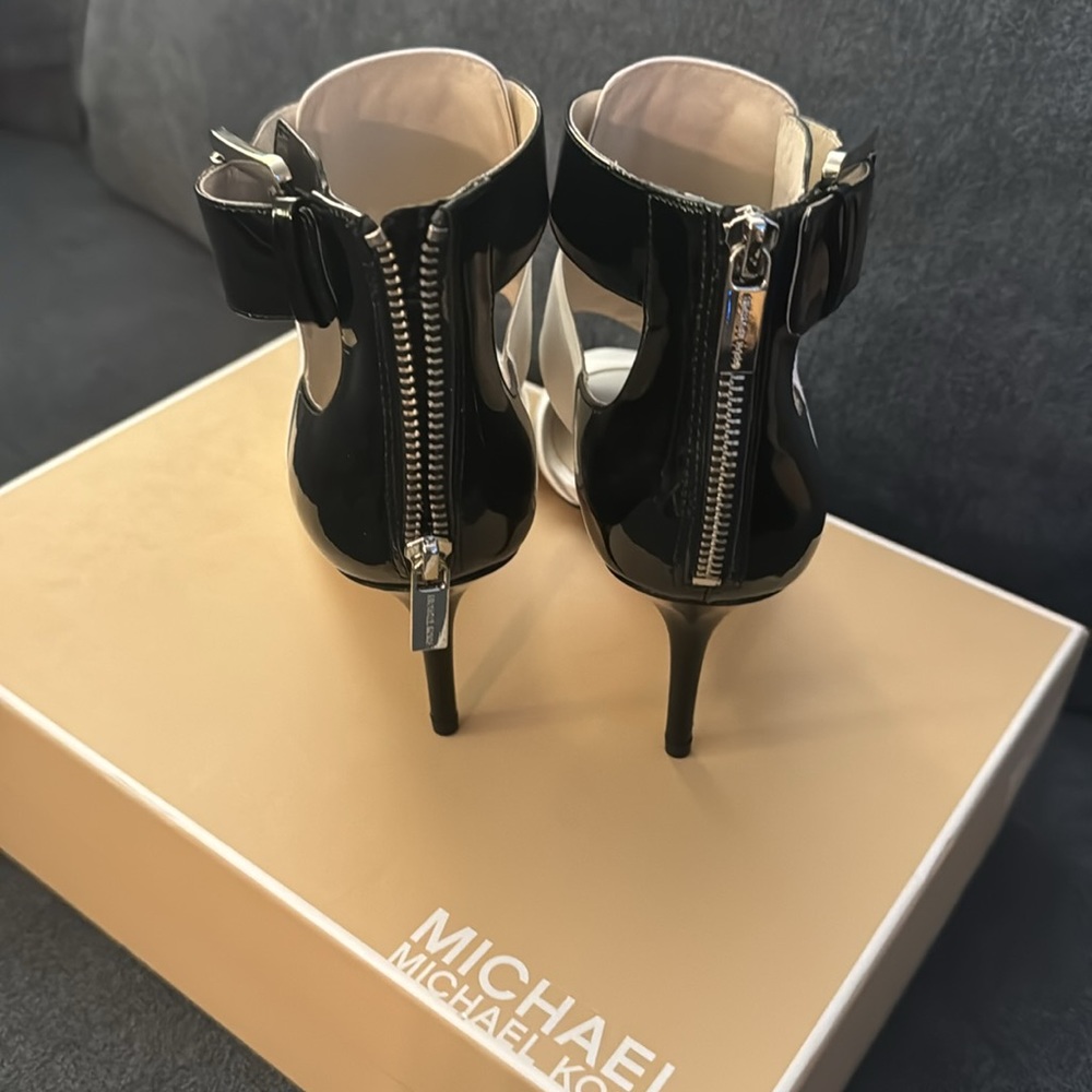 Michael Kors Landon open toe heel - Picture 5 of 10